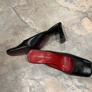 CHARLES DAVID heeled mules leather upper glossy chunk heel size 8